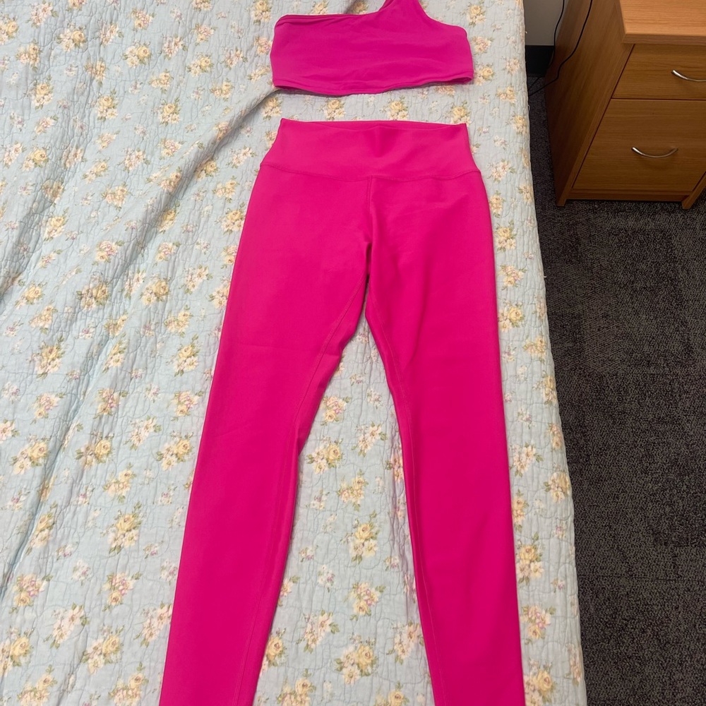 ALO Yoga Vibrant Pink Activewear Set
